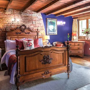a-rare-treat-beautiful-ancient-cottage.yorkshirehotels.net/